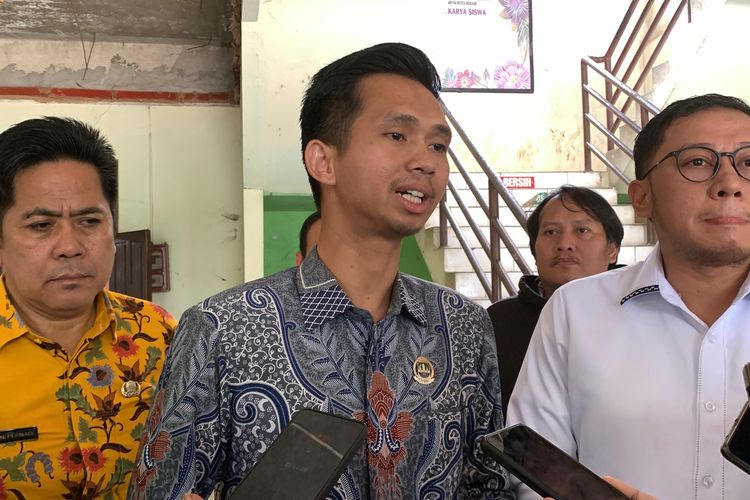 DPRD Bekasi Minta Pemkot Perbaiki SMP 62: Jangan Tunggu Viral! 1 AA1O83t8 4