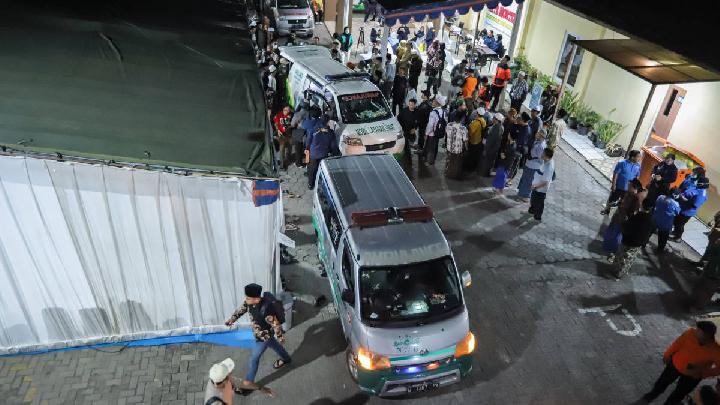 Pesan DPR untuk Pemerintah Soal Revitalisasi Ponpes Al Khoziny 1 AA1O8hmk 1