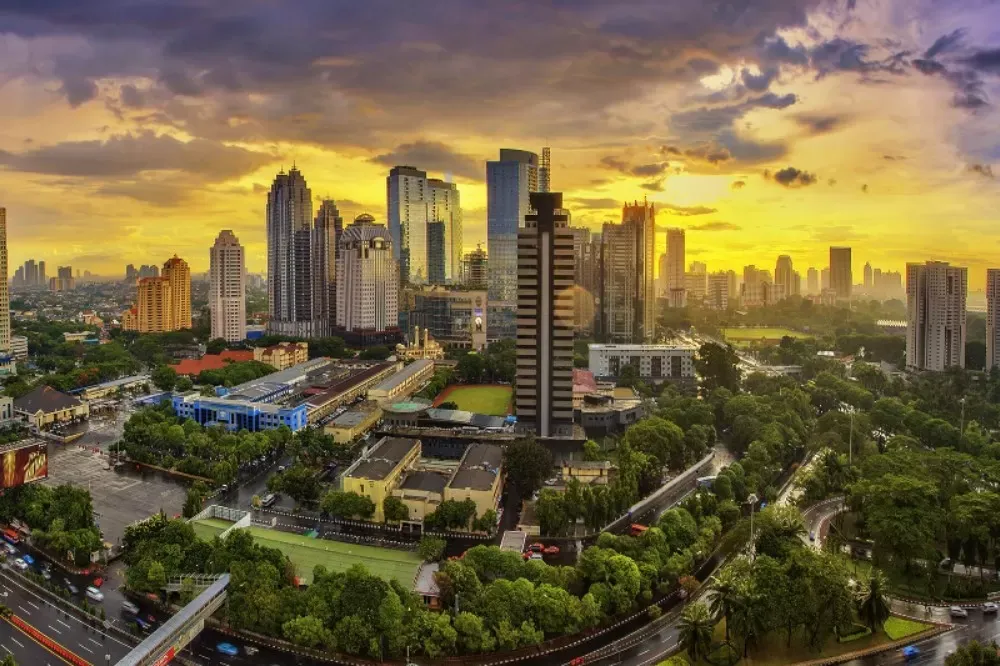 Fakta Menarik Kota Jakarta, Jantung Indonesia yang Tak Pernah Tidur 2 kota jakarta surya cipta aluminium 1
