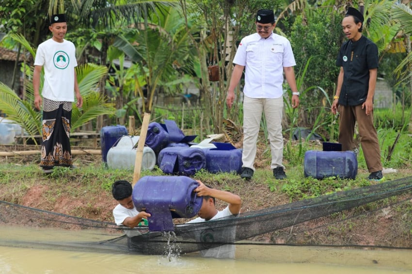 Kemenag Ingatkan 1.331 Ponpes di Lampung Lakukan Pemeriksaan Bangunan Berkala 1 peduli ponpes di lampung tengah sdg beri bantuan material bangunan qyg 1