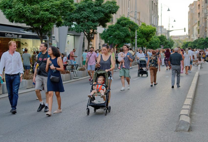 Pintu Aluminium Harga Per Meter di Grogol Petamburan Jakarta Barat 2 Pintu Aluminium Harga Per Meter