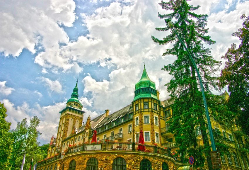 Pintu Aluminium Custom Harga Murah di Tebet Jakarta Selatan 15 Pintu Aluminium Custom Harga Murah